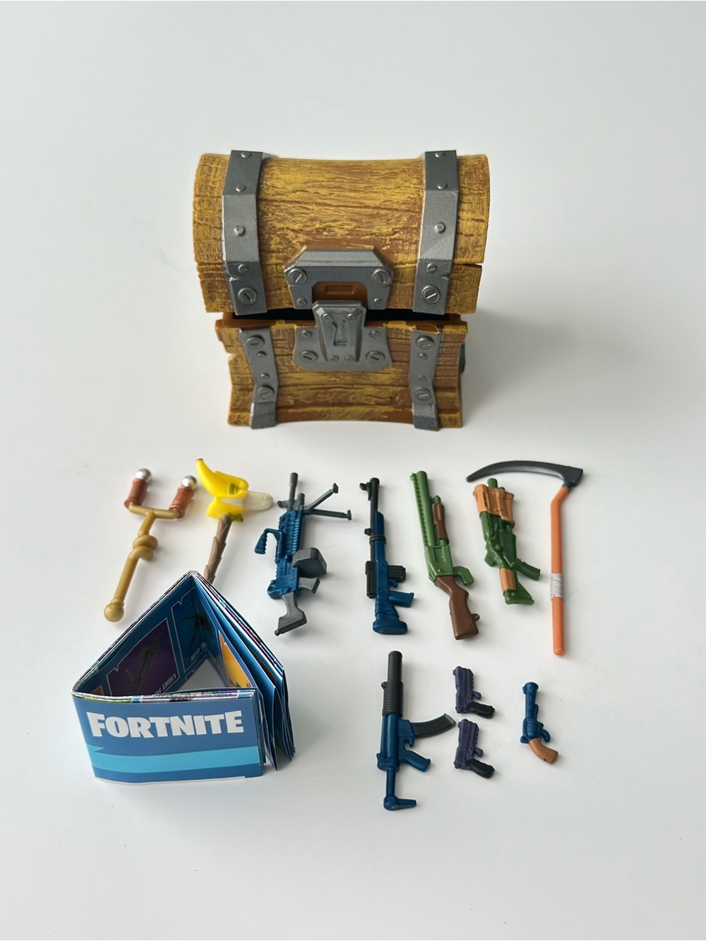 Fortnite Loot Chest Playset – 11 Accessories - Weapons Bundle Set